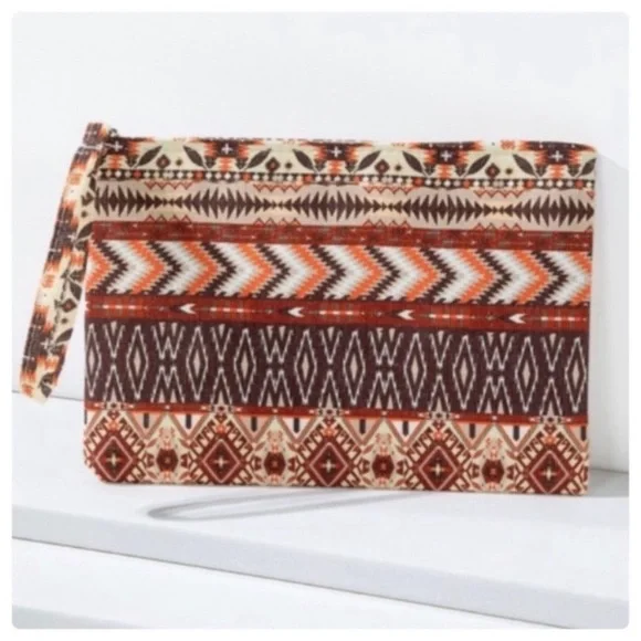 ‼️SOLD OUT‼️New Boutique Brand Desert Canyon Ethnic Pattern Wristlet - Picture 4 of 5